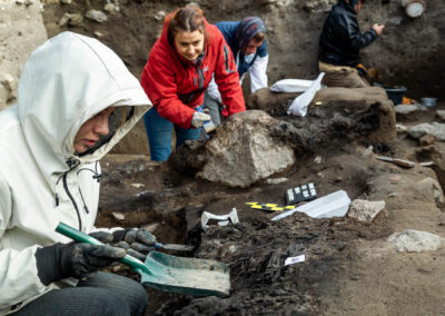Archeologický výskum na hrade Devín.